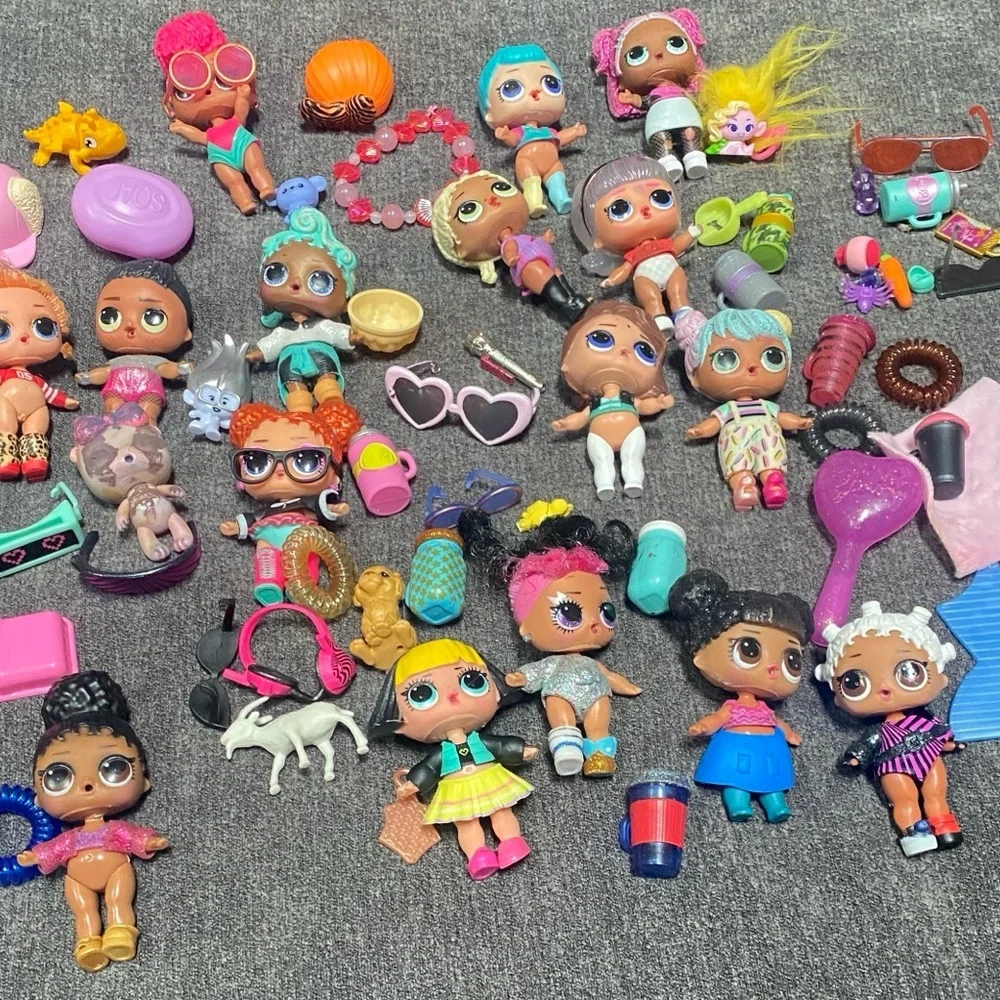 L.O.L. Surprise! Pink and Blue Dolls & Accessories Set